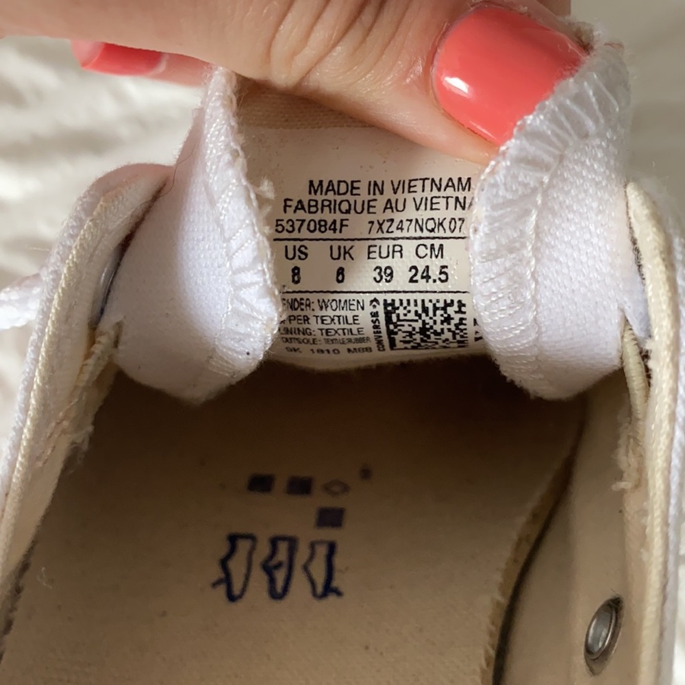 white converse - Picture 2 of 2